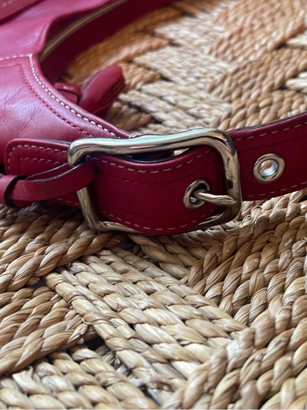 Vintage Red Coach Hampton with Tassel - Picture 6 of 9